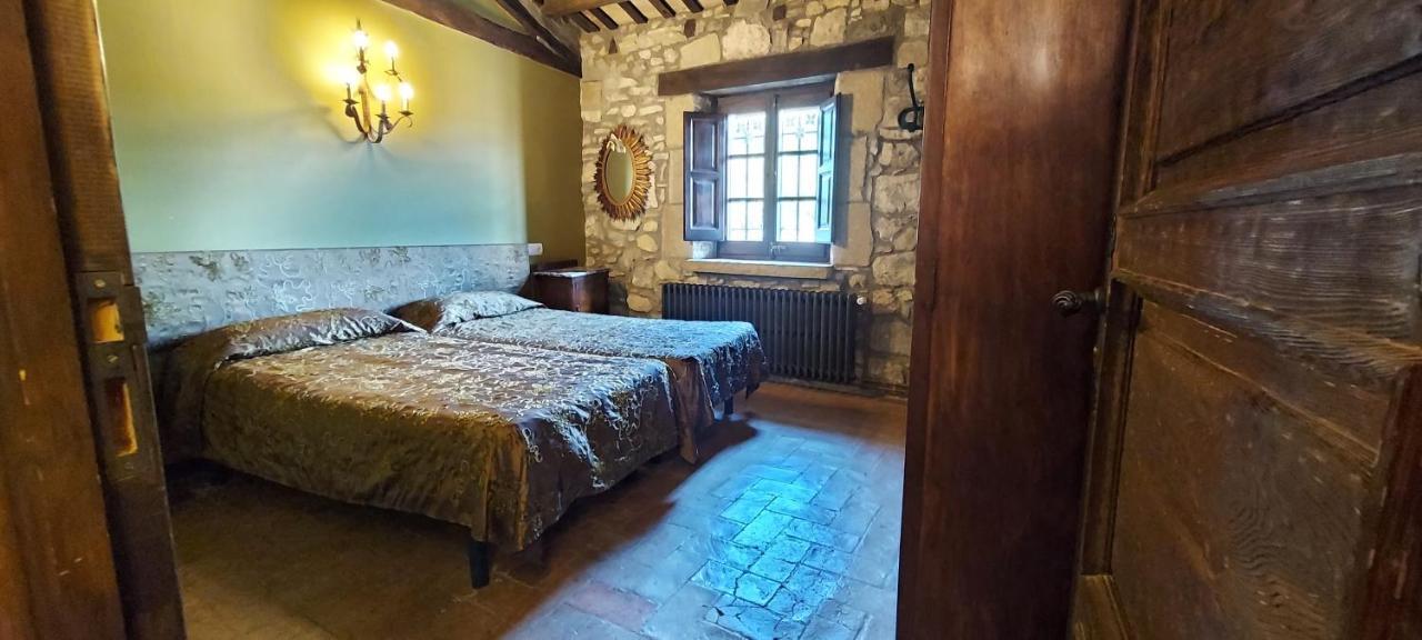 Castell De Llaes Villa Kültér fotó
